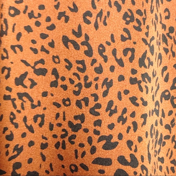 BISHOP + YOUNG Denali Leopard Print Long Sleeve Blouse Size Large - Picture 8 of 16